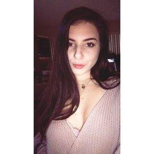 Meet your Posher, Becca